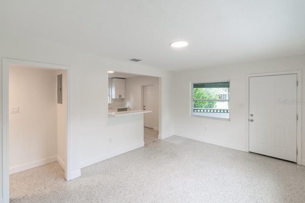 Active With Contract: $675,000 (4 beds, 0 baths, 1604 Square Feet)