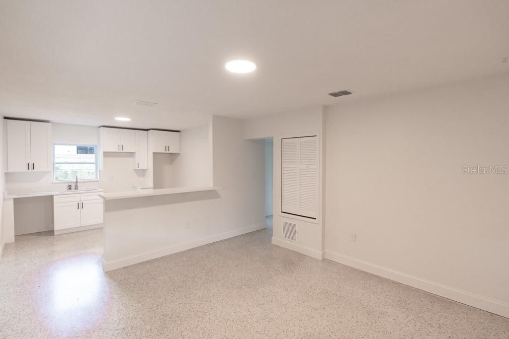 Active With Contract: $675,000 (4 beds, 0 baths, 1604 Square Feet)