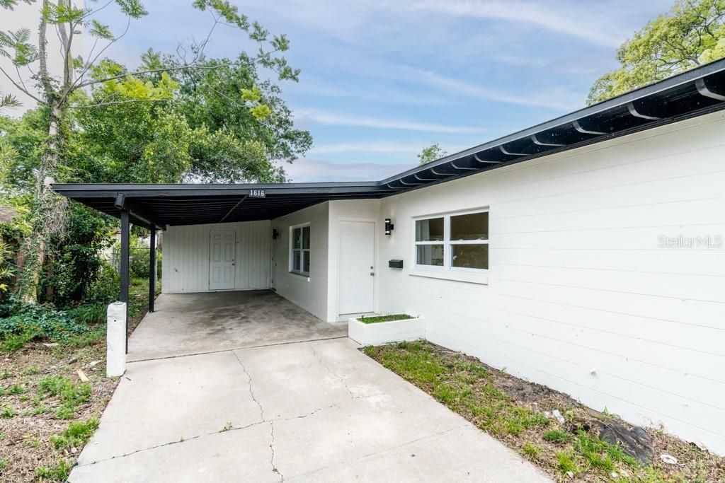 Active With Contract: $675,000 (4 beds, 0 baths, 1604 Square Feet)