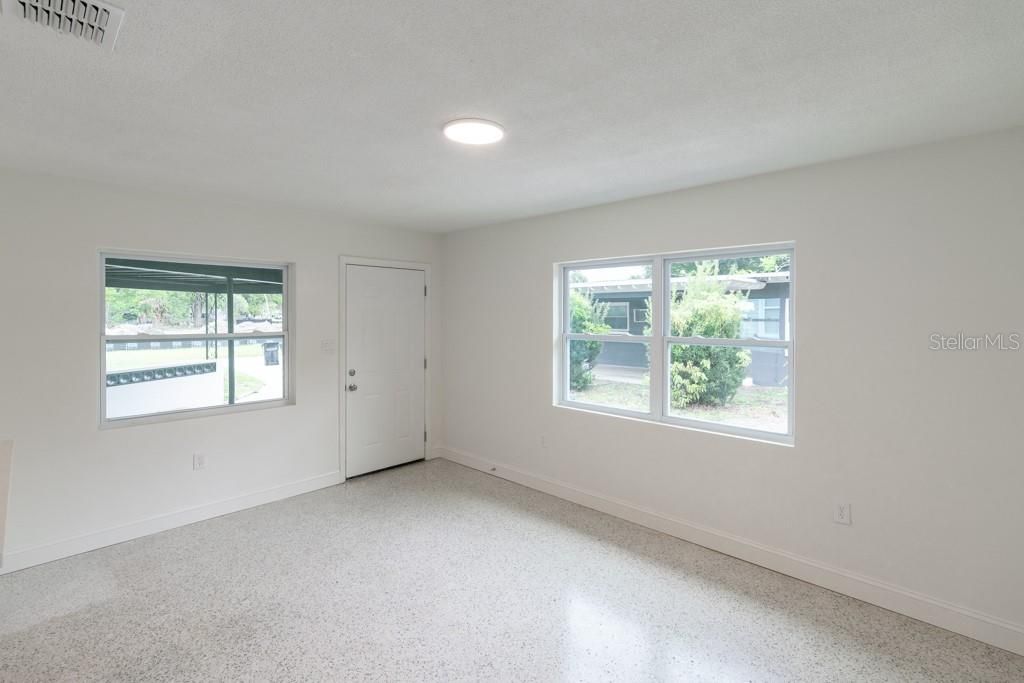 Active With Contract: $675,000 (4 beds, 0 baths, 1604 Square Feet)