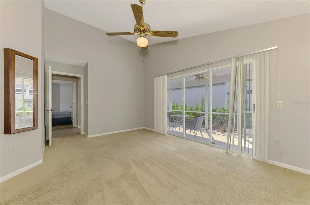 Activo con contrato: $299,000 (2 camas, 2 baños, 1100 Pies cuadrados)