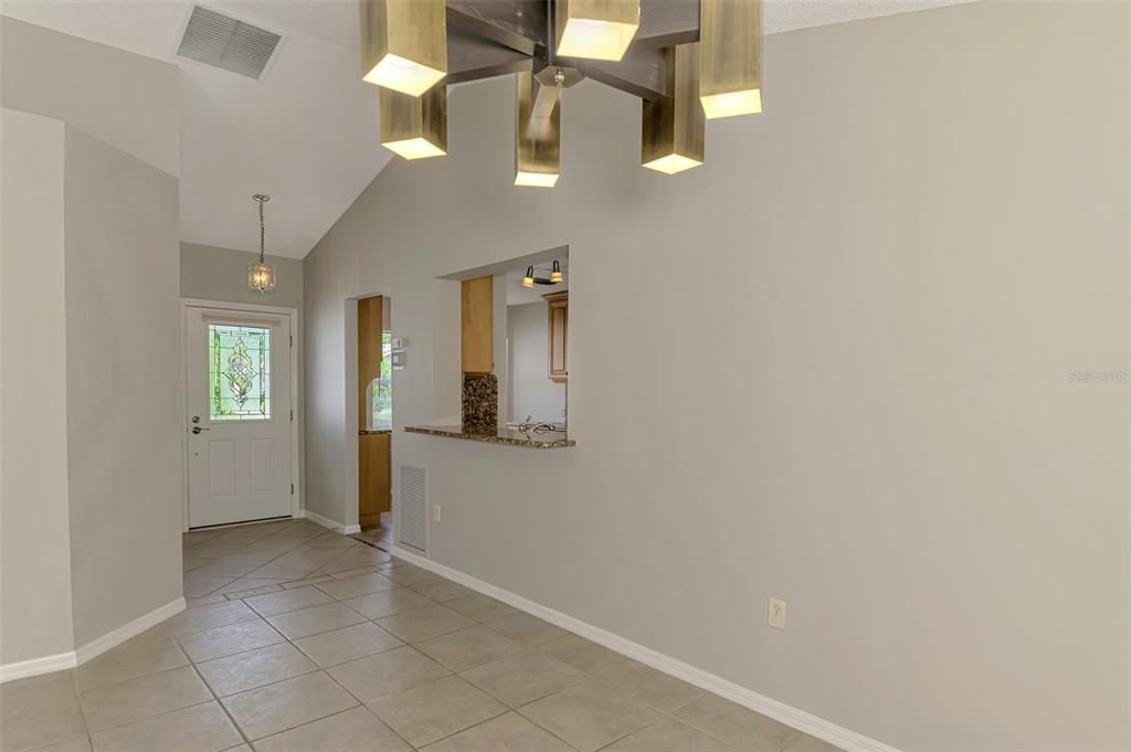 Activo con contrato: $299,000 (2 camas, 2 baños, 1100 Pies cuadrados)