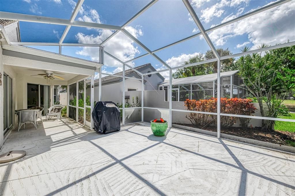 Activo con contrato: $299,000 (2 camas, 2 baños, 1100 Pies cuadrados)