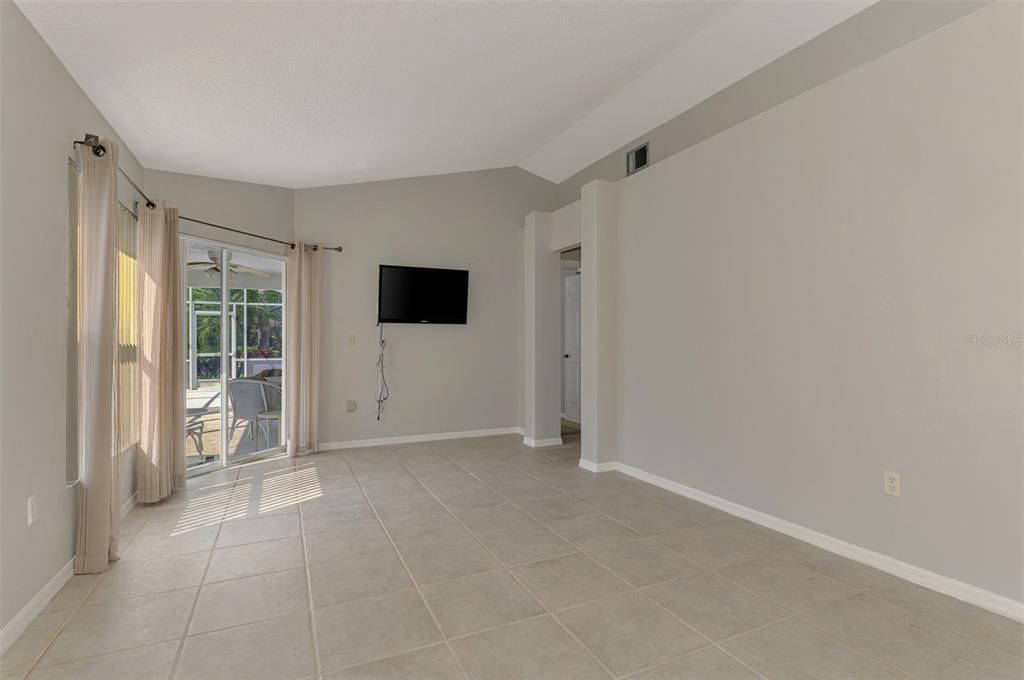 Activo con contrato: $299,000 (2 camas, 2 baños, 1100 Pies cuadrados)