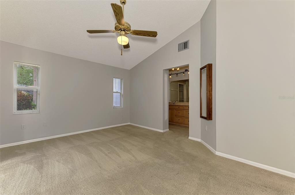 Activo con contrato: $299,000 (2 camas, 2 baños, 1100 Pies cuadrados)