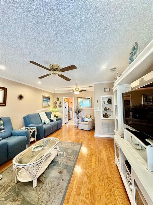 For Rent: $1,550 (2 beds, 1 baths, 1010 Square Feet)