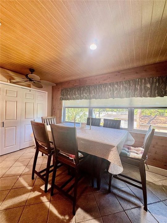 For Rent: $1,550 (2 beds, 1 baths, 1010 Square Feet)