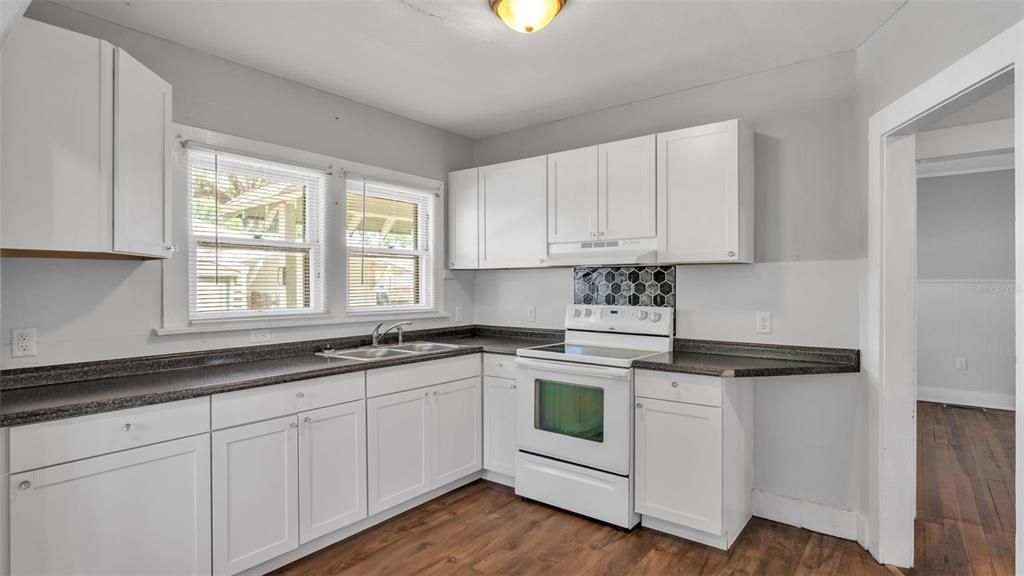En Venta: $269,000 (3 camas, 2 baños, 1534 Pies cuadrados)