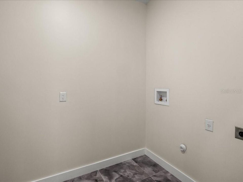 В аренду: $2,850 (5 спален, 3 ванн, 2467 Квадратных фут)