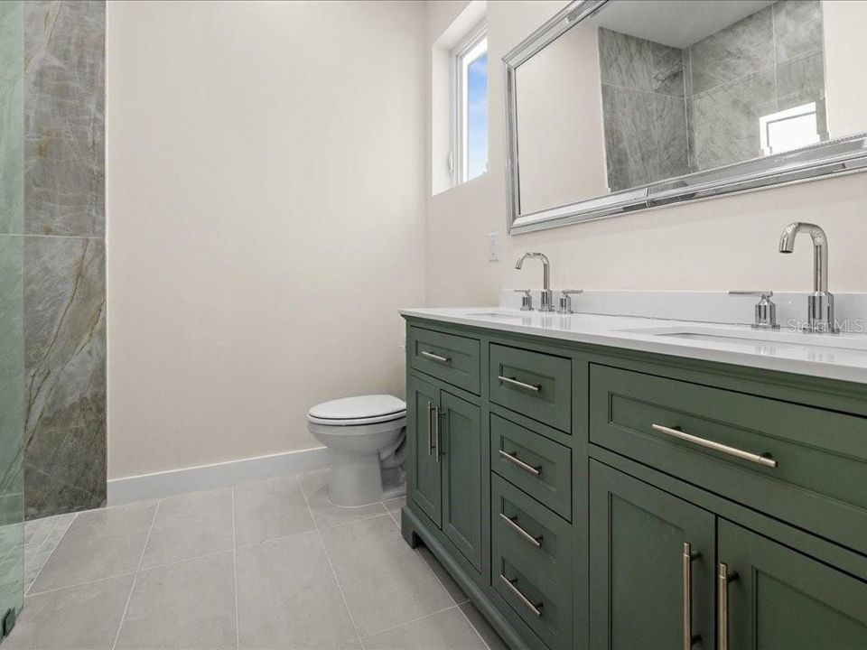 В аренду: $2,850 (5 спален, 3 ванн, 2467 Квадратных фут)