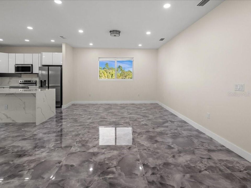 В аренду: $2,850 (5 спален, 3 ванн, 2467 Квадратных фут)