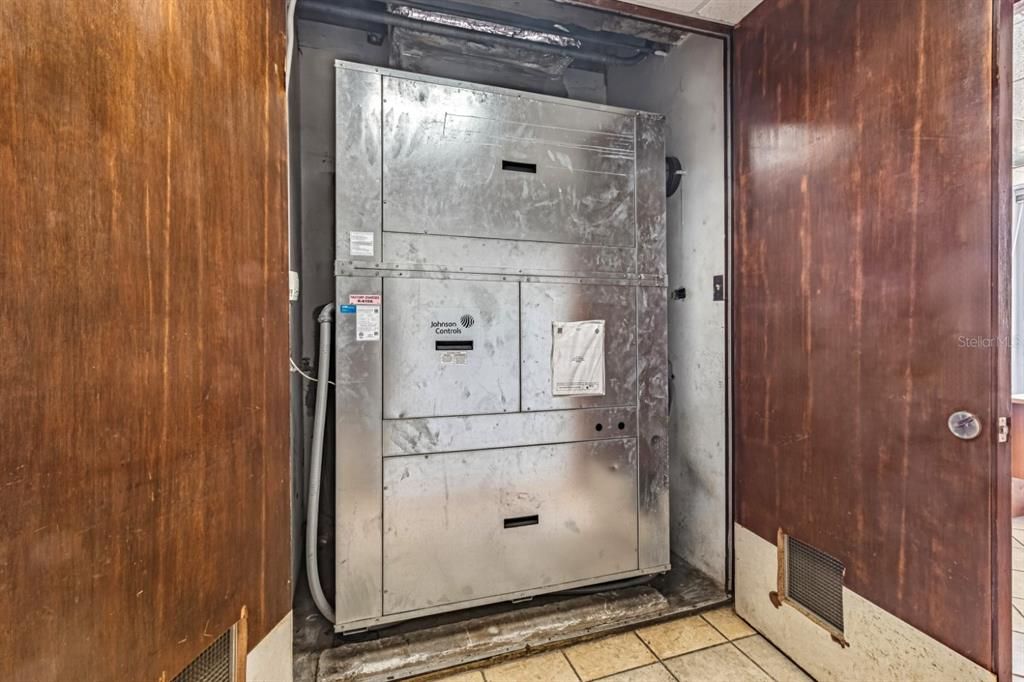For Sale: $323,000 (0 beds, 0 baths, 2695 Square Feet)