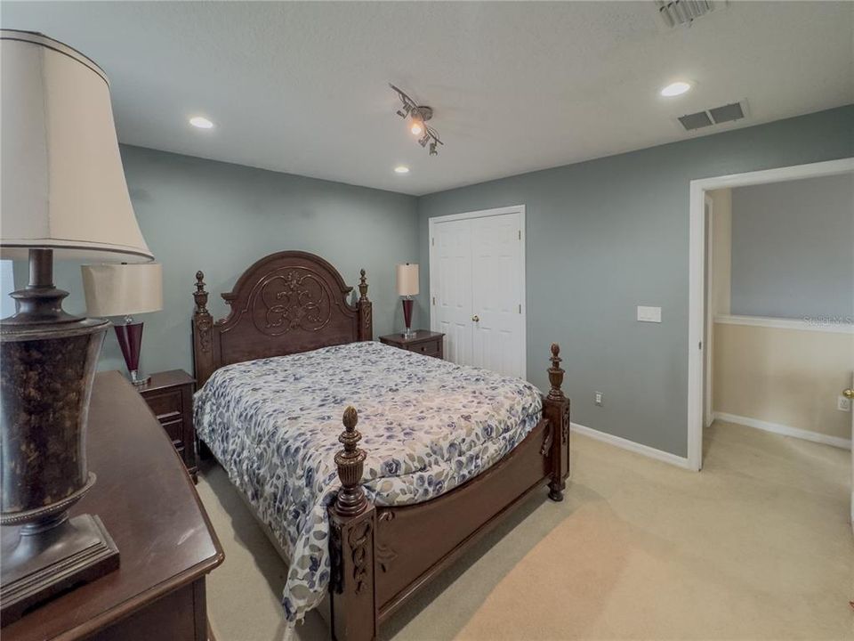 Под контрактом: $650,000 (5 спален, 4 ванн, 3214 Квадратных фут)
