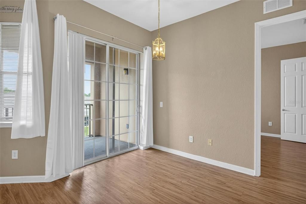 For Sale: $180,000 (2 beds, 2 baths, 1261 Square Feet)