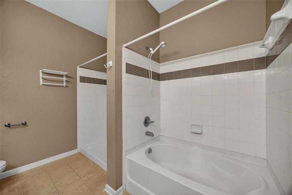 For Sale: $180,000 (2 beds, 2 baths, 1261 Square Feet)