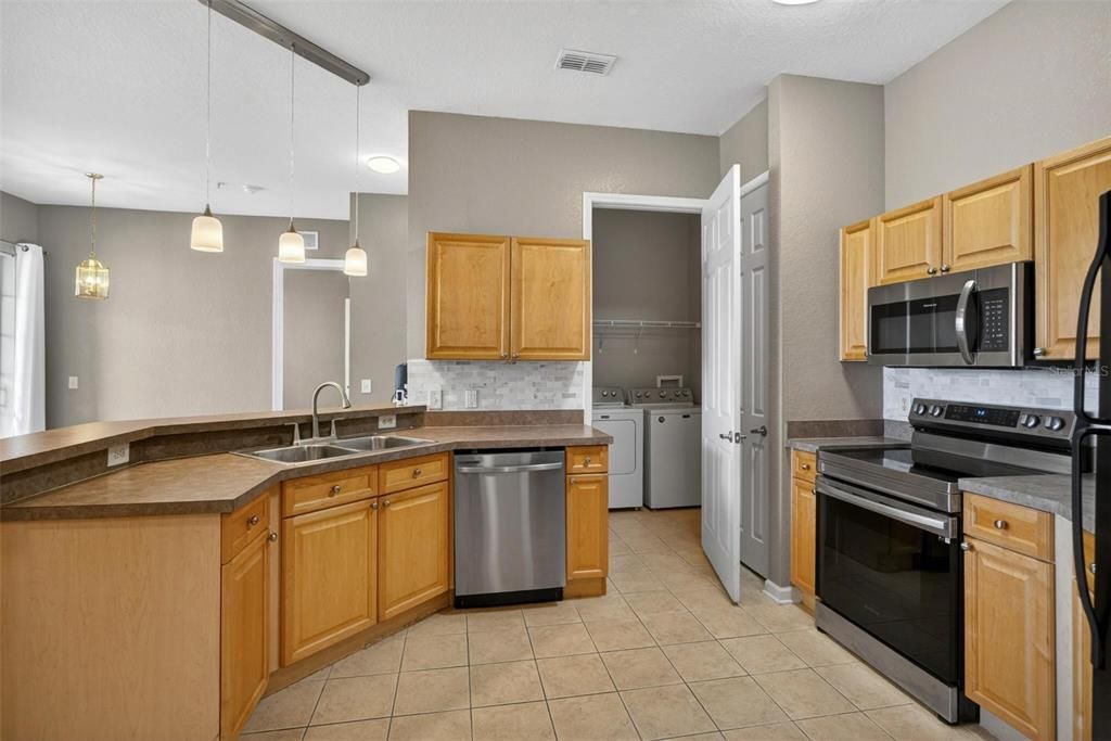 For Sale: $180,000 (2 beds, 2 baths, 1261 Square Feet)