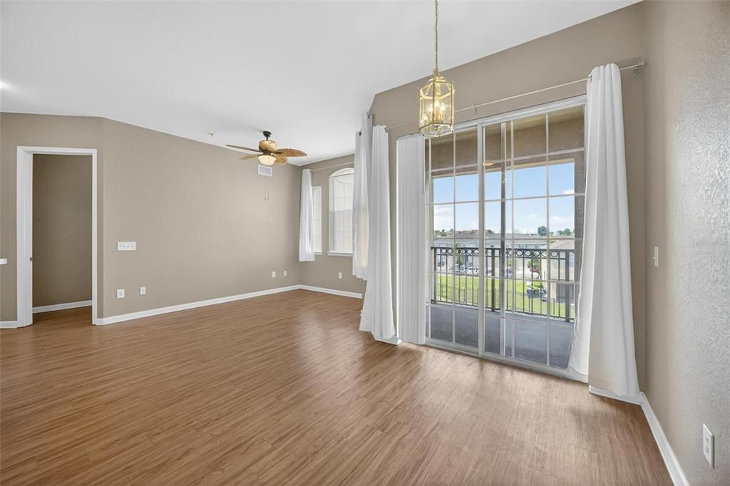 For Sale: $180,000 (2 beds, 2 baths, 1261 Square Feet)