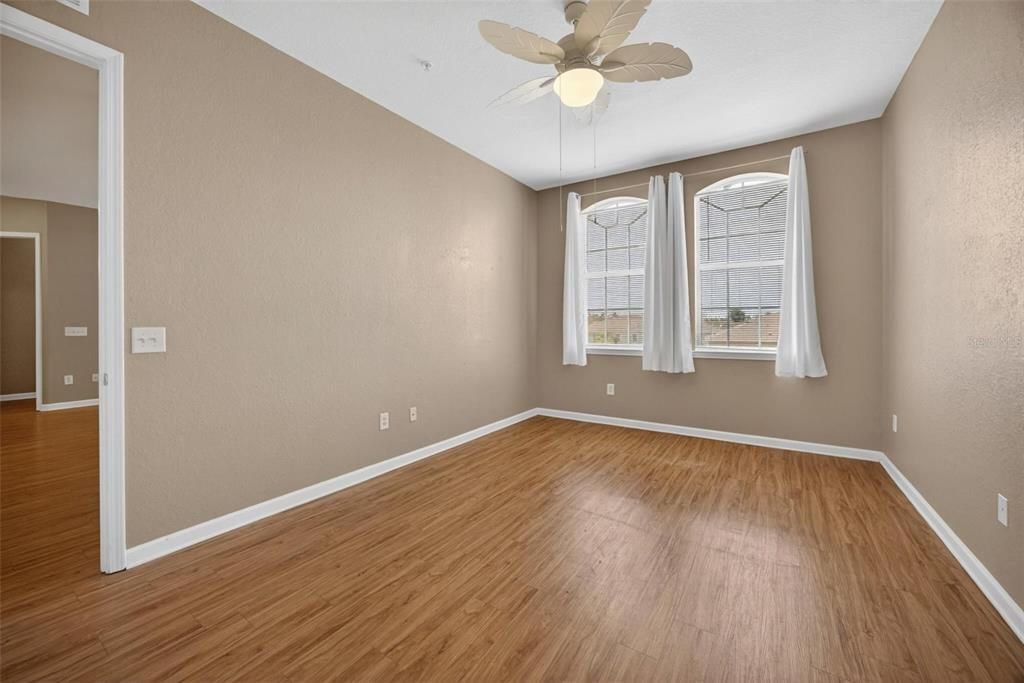 For Sale: $180,000 (2 beds, 2 baths, 1261 Square Feet)