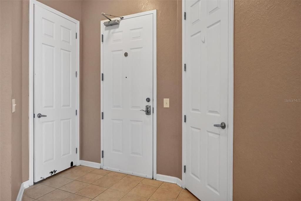 For Sale: $180,000 (2 beds, 2 baths, 1261 Square Feet)