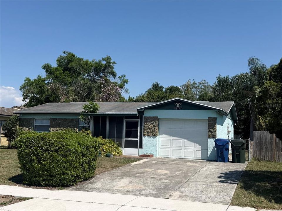 Active With Contract: $259,900 (3 beds, 1 baths, 1128 Square Feet)