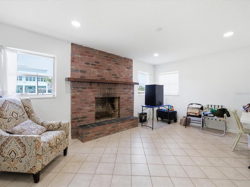 En Venta: $475,000 (2 camas, 2 baños, 1330 Pies cuadrados)