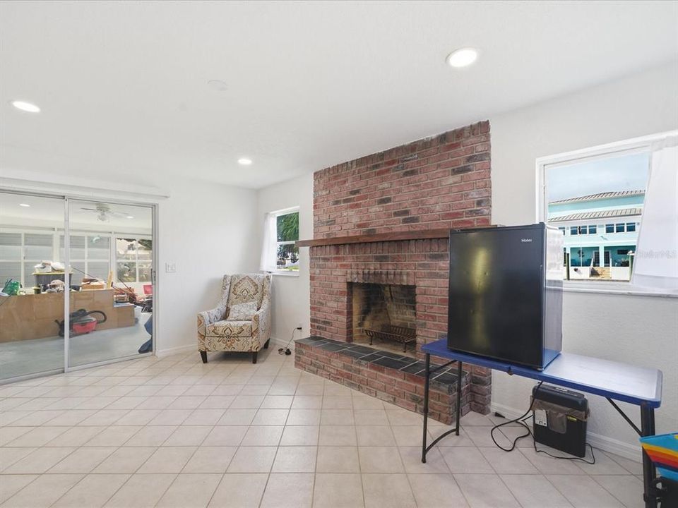 En Venta: $475,000 (2 camas, 2 baños, 1330 Pies cuadrados)