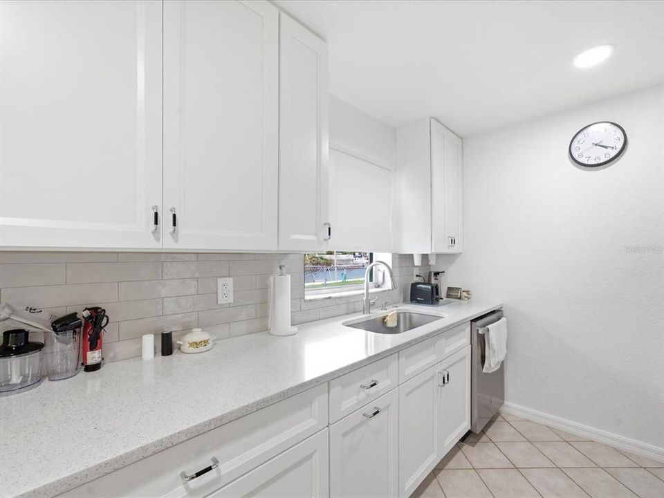En Venta: $475,000 (2 camas, 2 baños, 1330 Pies cuadrados)