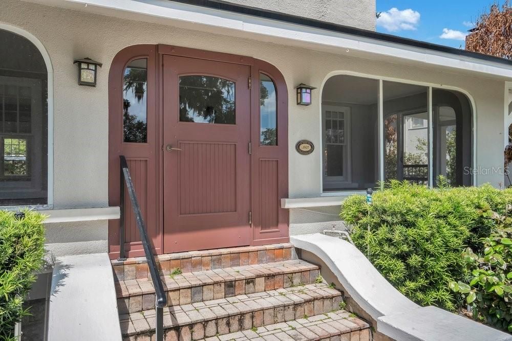 Activo con contrato: $1,495,000 (4 camas, 2 baños, 2163 Pies cuadrados)