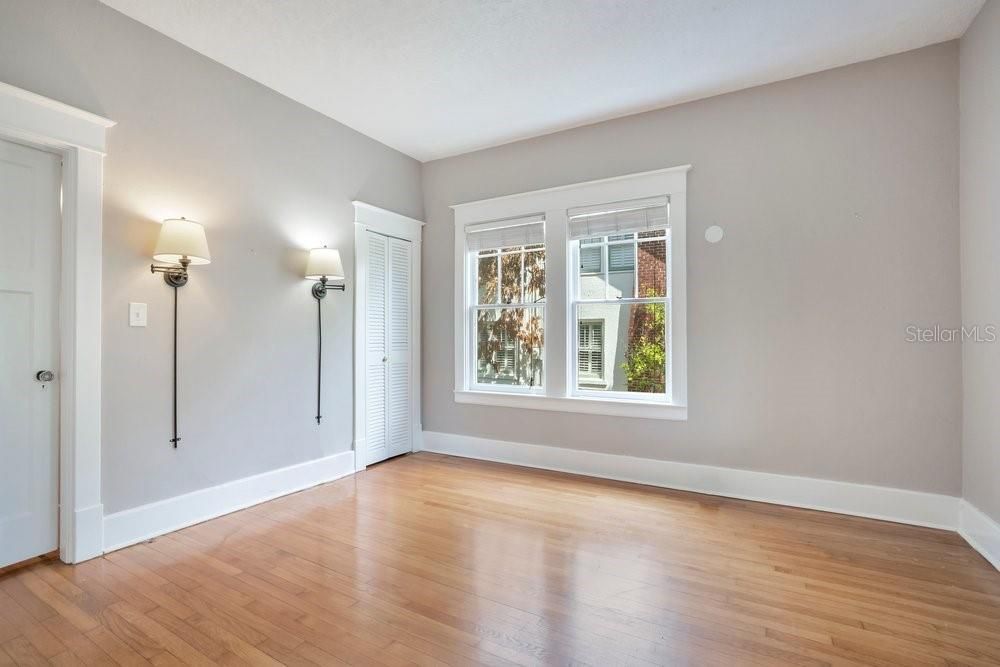 Activo con contrato: $1,495,000 (4 camas, 2 baños, 2163 Pies cuadrados)