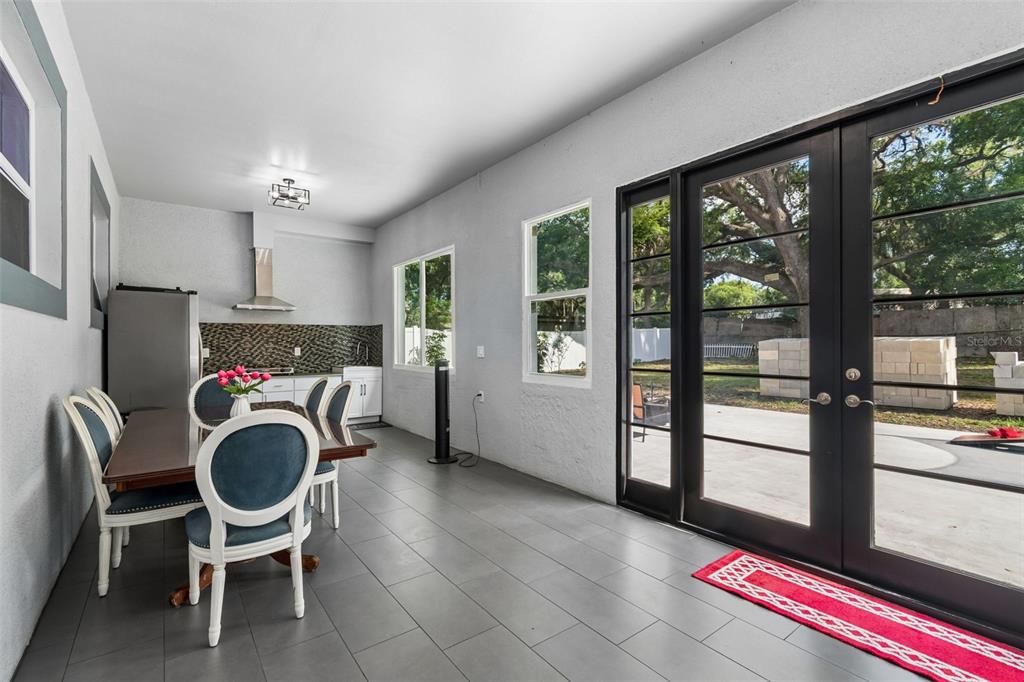For Sale: $1,222,000 (6 beds, 5 baths, 4093 Square Feet)