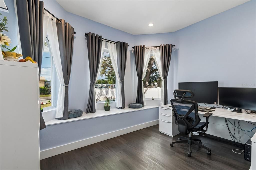 For Sale: $1,222,000 (6 beds, 5 baths, 4093 Square Feet)
