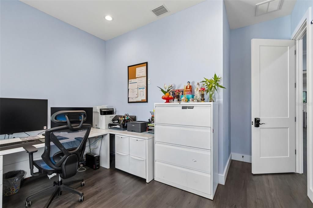 For Sale: $1,222,000 (6 beds, 5 baths, 4093 Square Feet)