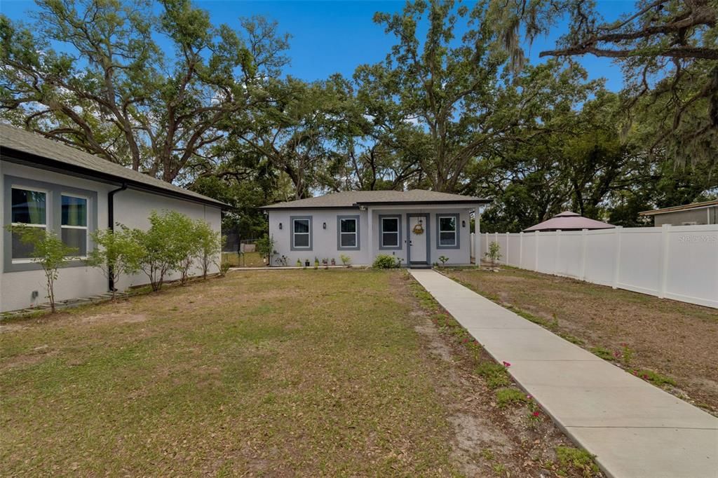 For Sale: $1,222,000 (6 beds, 5 baths, 4093 Square Feet)