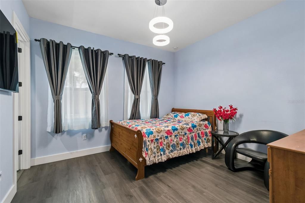 For Sale: $1,222,000 (6 beds, 5 baths, 4093 Square Feet)