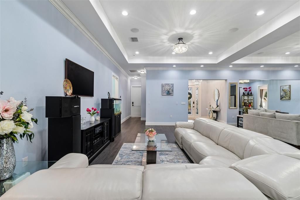 For Sale: $1,222,000 (6 beds, 5 baths, 4093 Square Feet)