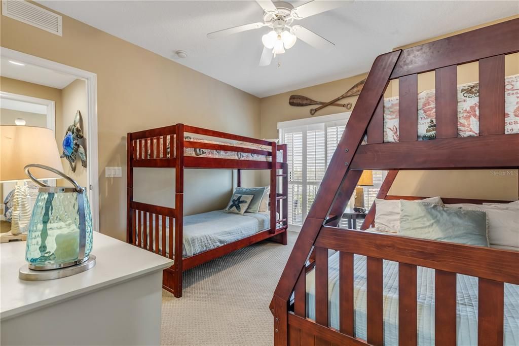 Activo con contrato: $1,195,000 (3 camas, 3 baños, 2176 Pies cuadrados)