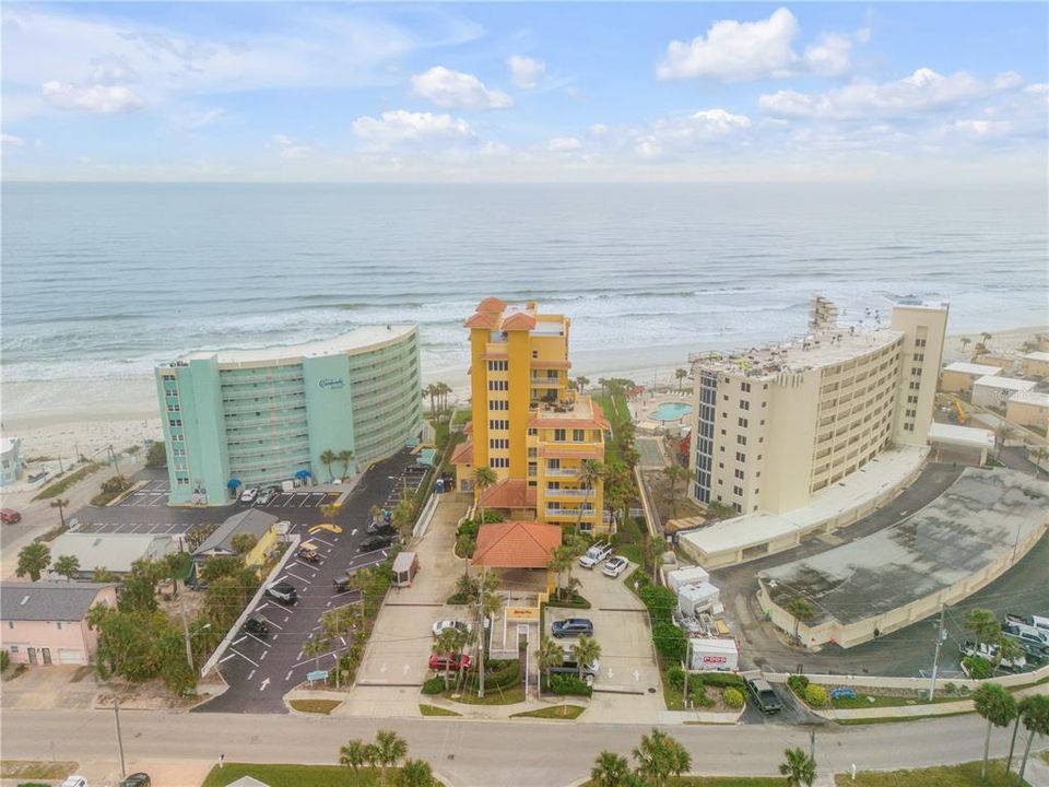 Activo con contrato: $1,195,000 (3 camas, 3 baños, 2176 Pies cuadrados)