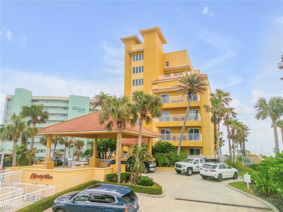 Activo con contrato: $1,195,000 (3 camas, 3 baños, 2176 Pies cuadrados)