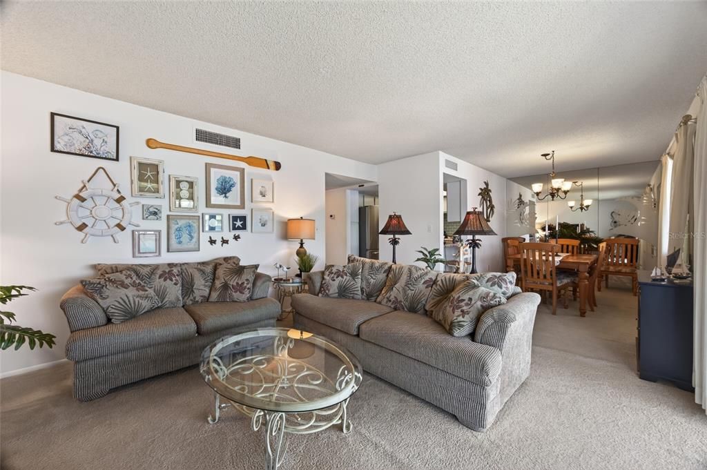 For Sale: $119,900 (2 beds, 2 baths, 1138 Square Feet)