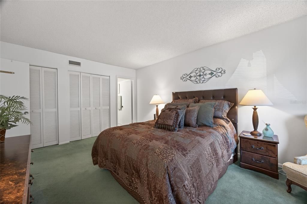For Sale: $119,900 (2 beds, 2 baths, 1138 Square Feet)