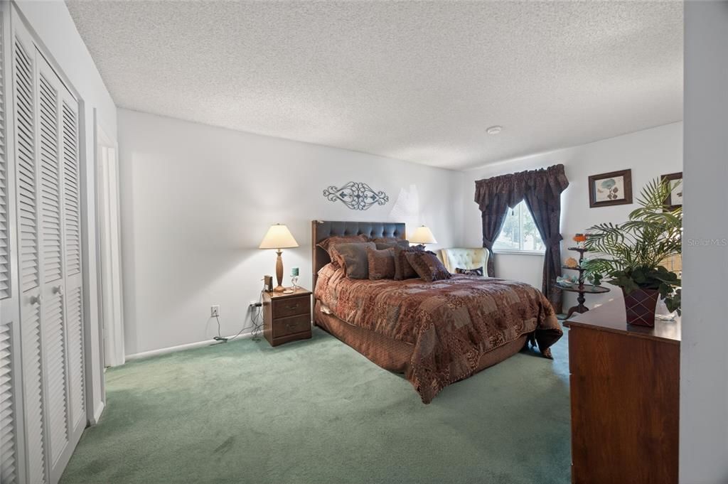 For Sale: $119,900 (2 beds, 2 baths, 1138 Square Feet)