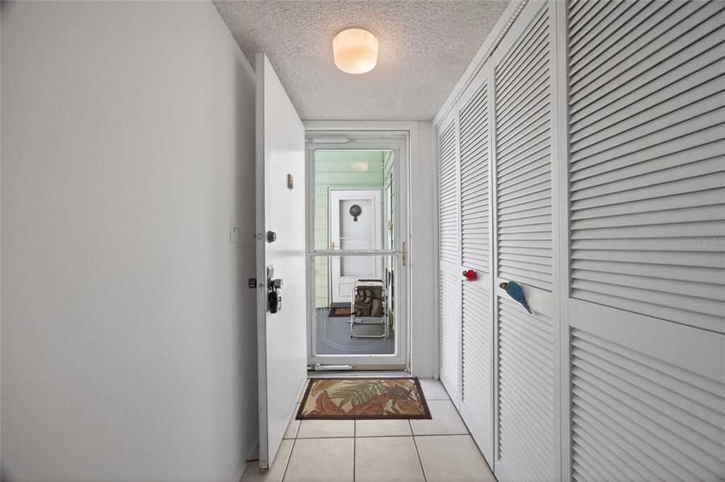 For Sale: $119,900 (2 beds, 2 baths, 1138 Square Feet)