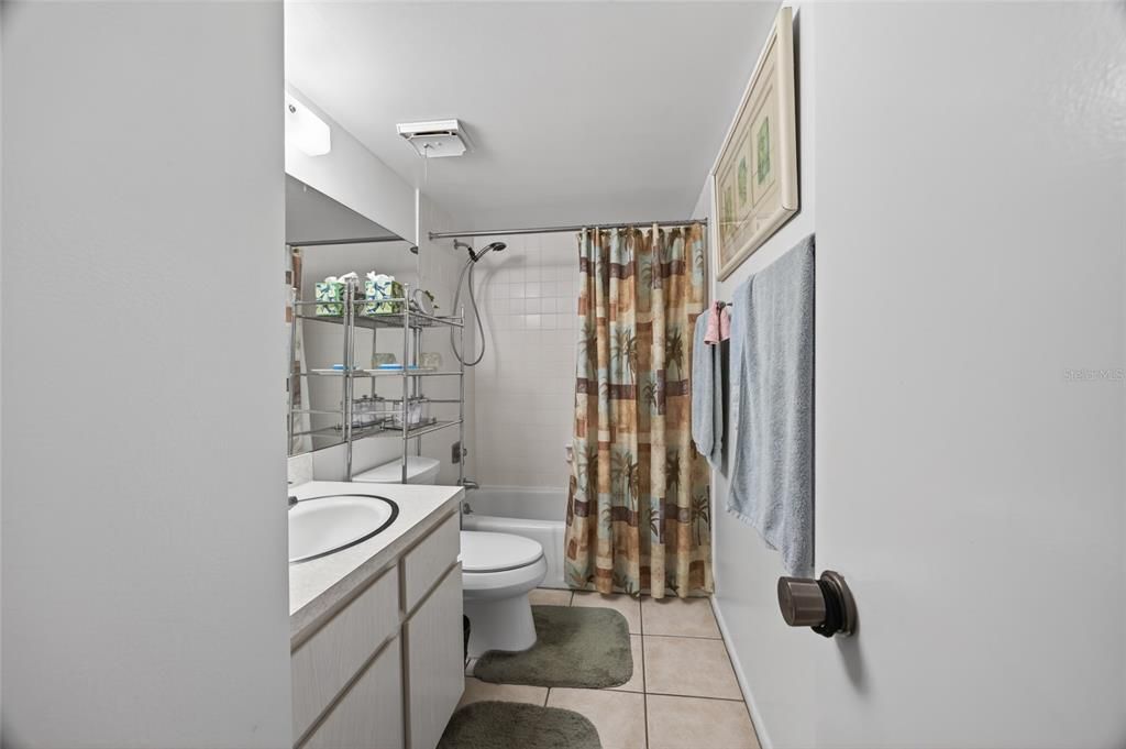 For Sale: $119,900 (2 beds, 2 baths, 1138 Square Feet)
