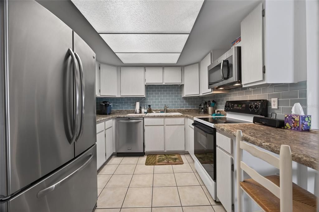 For Sale: $119,900 (2 beds, 2 baths, 1138 Square Feet)