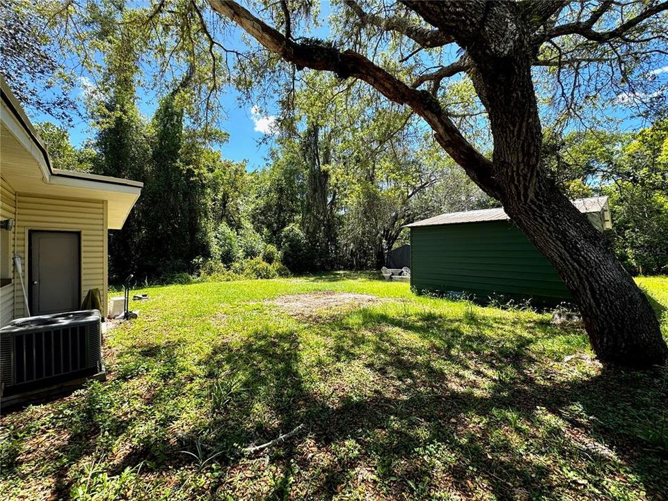 For Sale: $179,900 (2 beds, 2 baths, 1068 Square Feet)