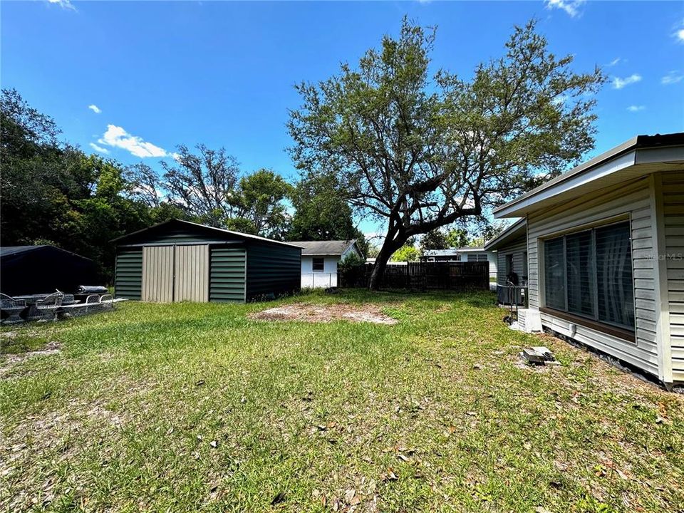 For Sale: $179,900 (2 beds, 2 baths, 1068 Square Feet)