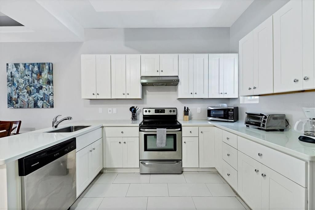 For Rent: $3,600 (2 beds, 2 baths, 1215 Square Feet)