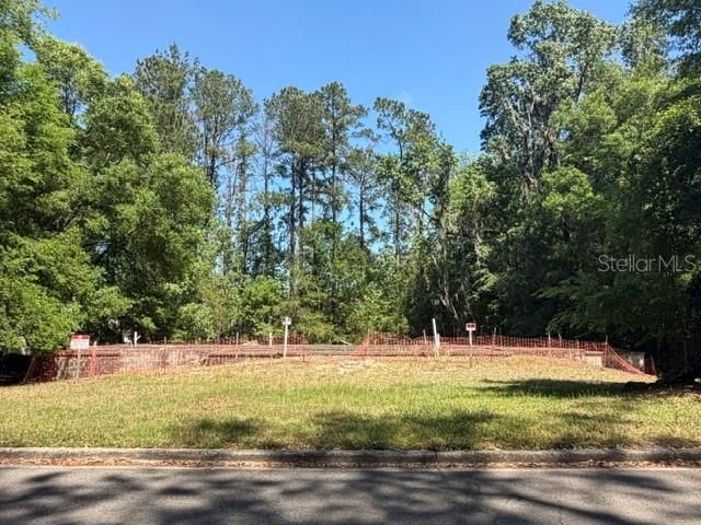 待售: $179,900 (0.37 acres)