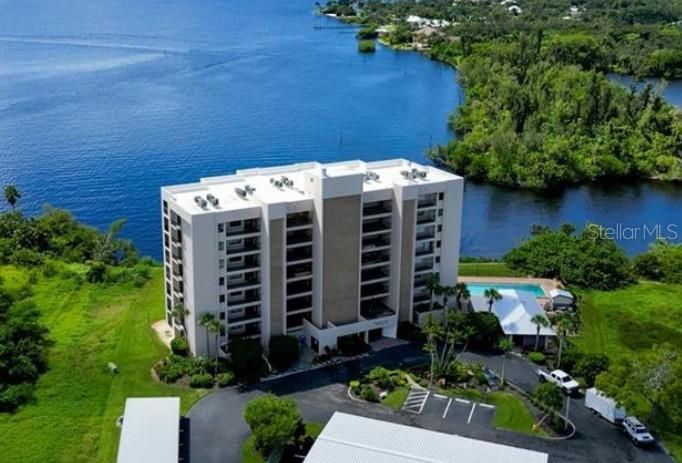 Recently Sold: $224,900 (2 beds, 2 baths, 982 Square Feet)