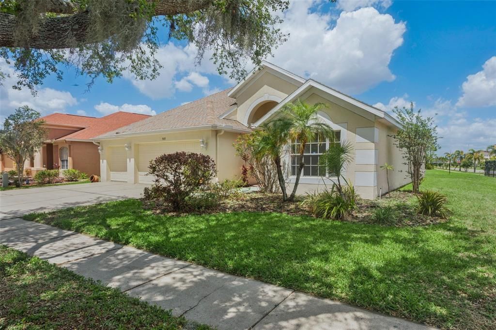 For Sale: $399,990 (4 beds, 3 baths, 1783 Square Feet)